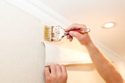 Pose de papier peint au Pin-Murelet — revêtements muraux et toiles de verre